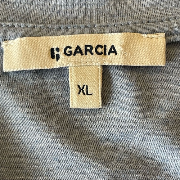 Garcia Blue Applique V-Neck Shimmer Short Sleeve Top (L) - Picture 9 of 12